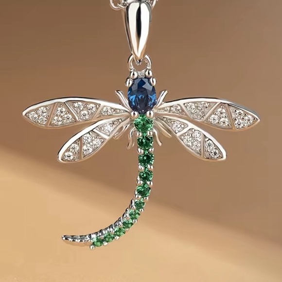 Women Dragonfly Necklace Sliver Rhinestones Dragonfly Necklace Small Necklace - Picture 5 of 6